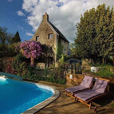 Les Quatre Siecles Bed & Breakfast Herce Exterior photo