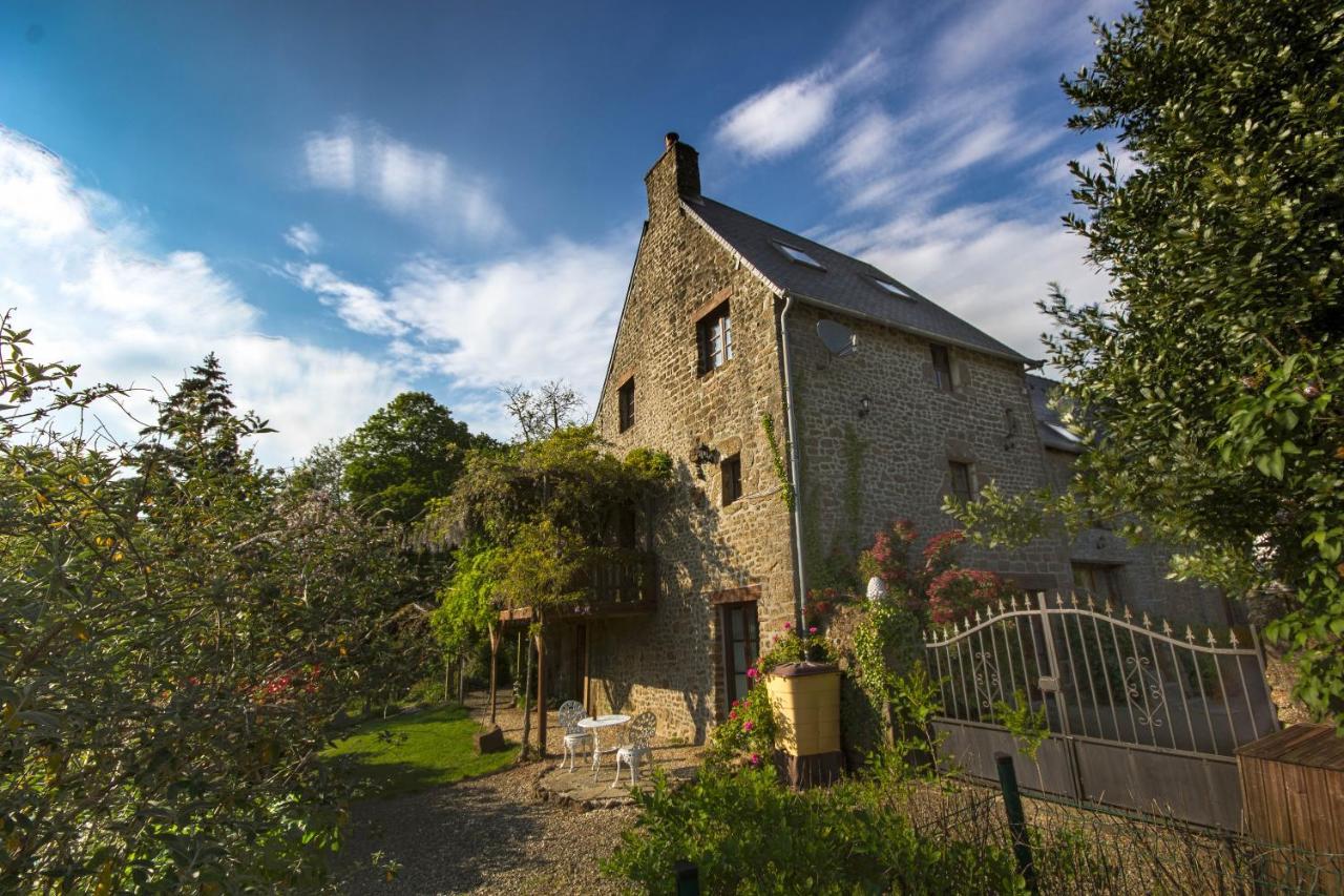 Les Quatre Siecles Bed & Breakfast Herce Exterior photo