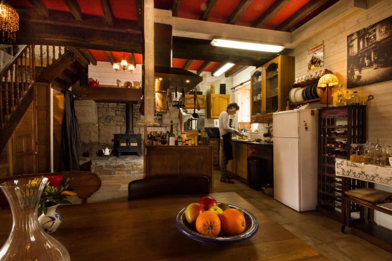 Les Quatre Siecles Bed & Breakfast Herce Exterior photo