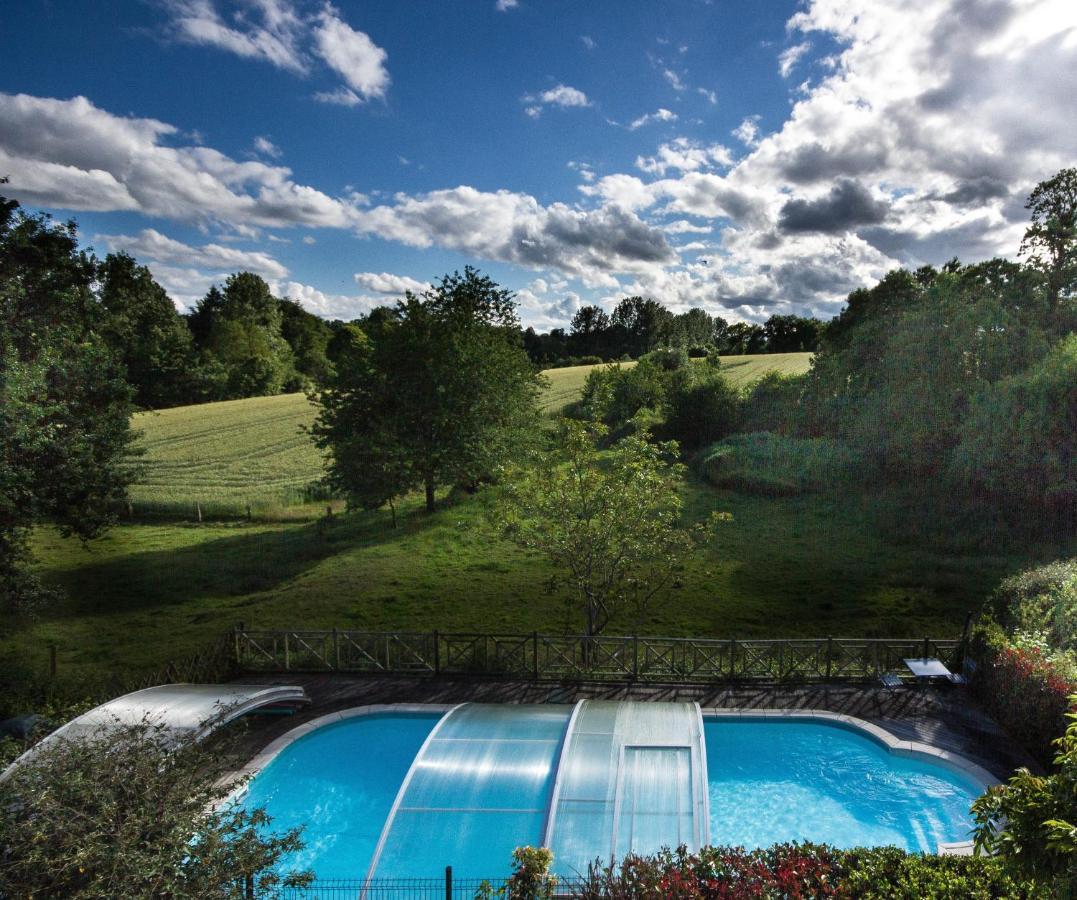 Les Quatre Siecles Bed & Breakfast Herce Exterior photo