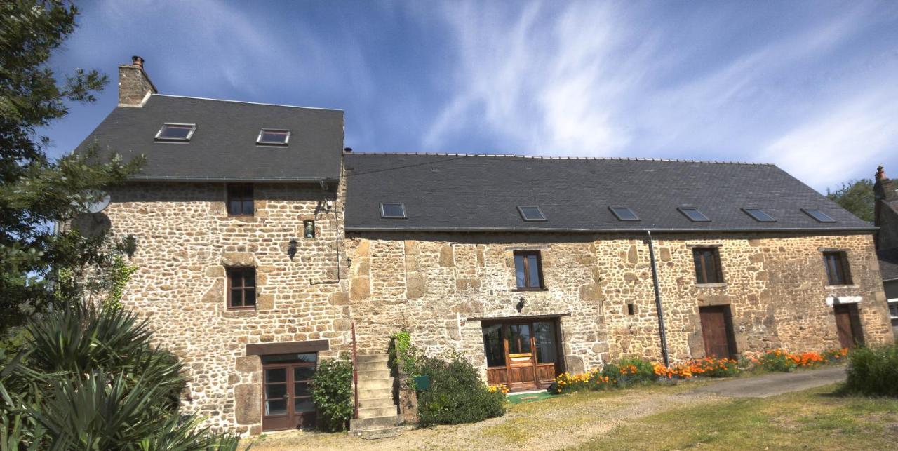 Les Quatre Siecles Bed & Breakfast Herce Exterior photo