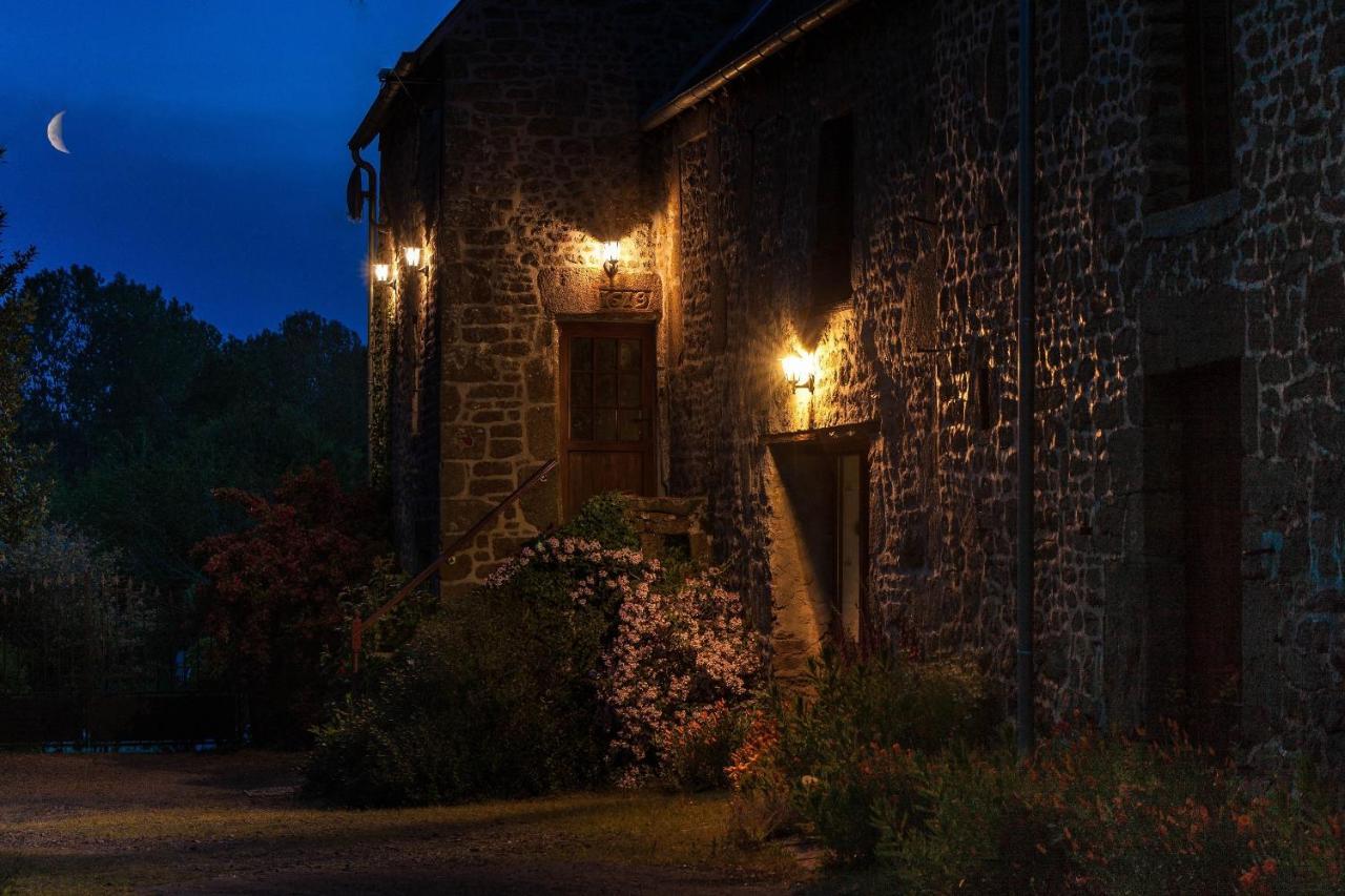Les Quatre Siecles Bed & Breakfast Herce Exterior photo
