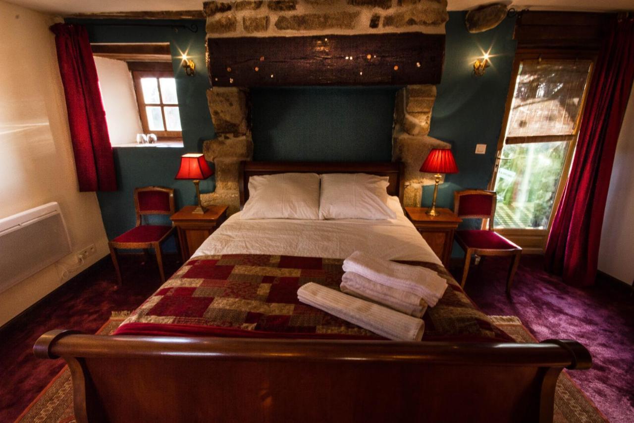 Les Quatre Siecles Bed & Breakfast Herce Exterior photo