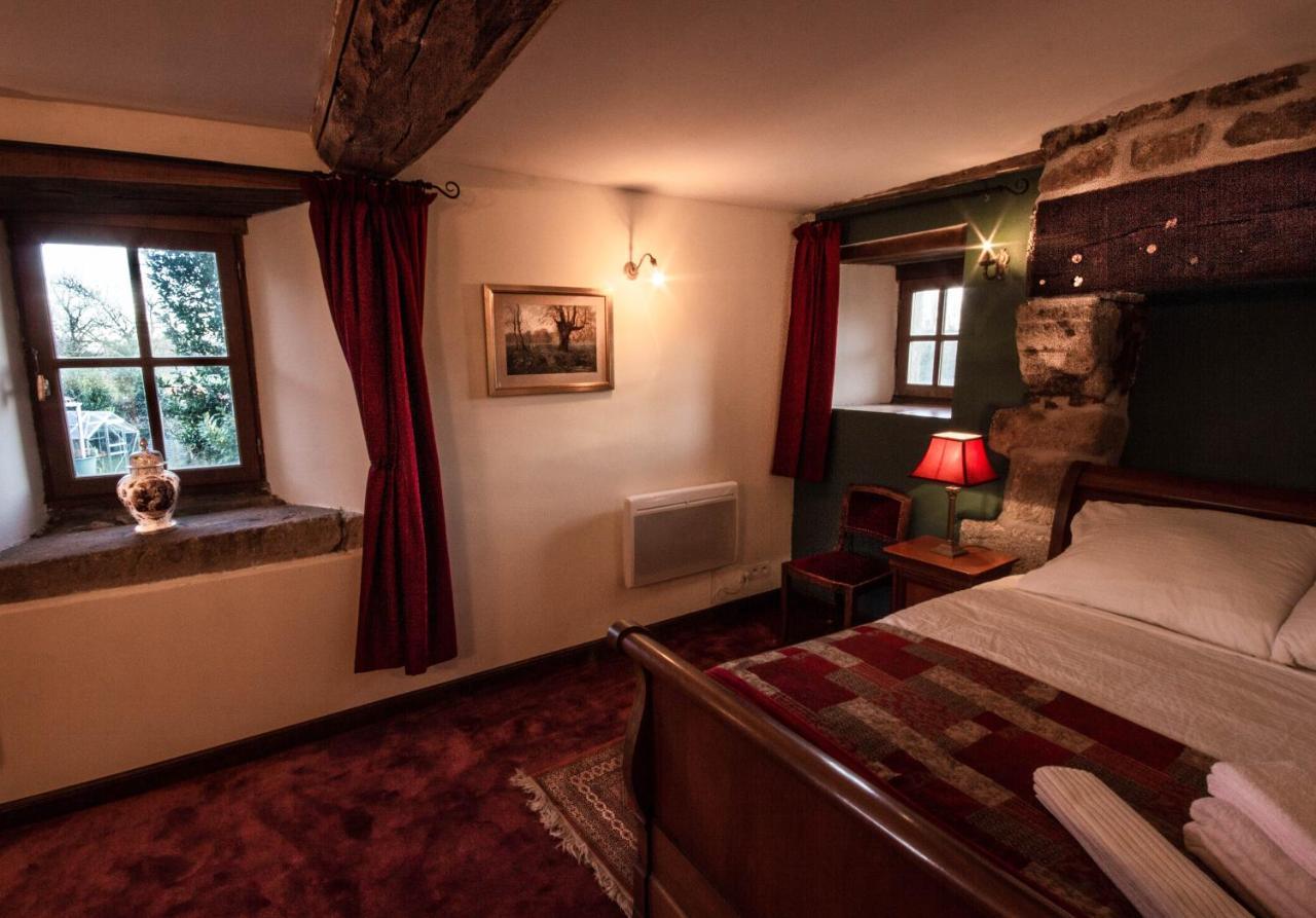 Les Quatre Siecles Bed & Breakfast Herce Exterior photo