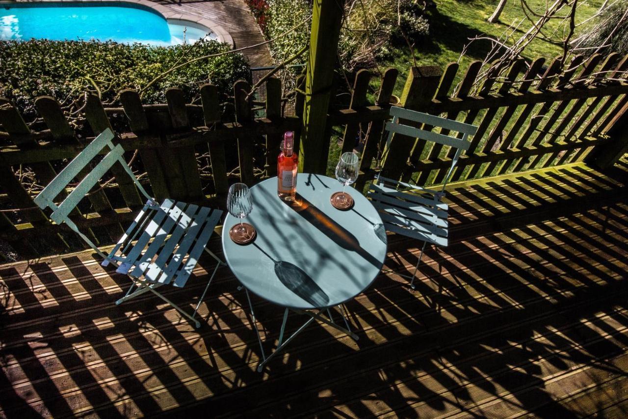 Les Quatre Siecles Bed & Breakfast Herce Exterior photo