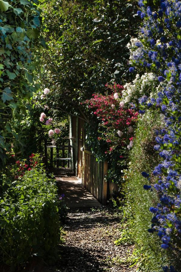 Les Quatre Siecles Bed & Breakfast Herce Exterior photo