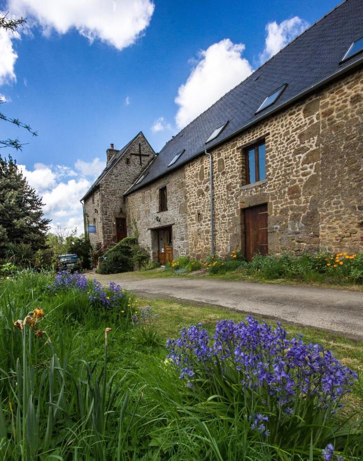 Les Quatre Siecles Bed & Breakfast Herce Exterior photo